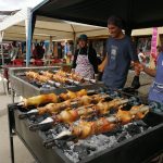 Vecinos del barrio La Dolorosa de Machángara participan en este tradicional evento gastronómico. /FCS