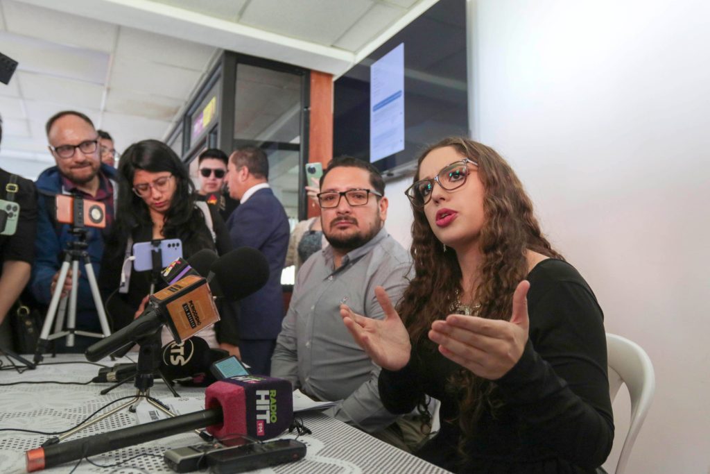 Diego Matovelle y Camila León, de ADN.