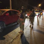 Las Fuerzas Armadas y otras instituciones de seguridad realizaron un operativo CAMEX en la vía Cuenca-Molleturo.