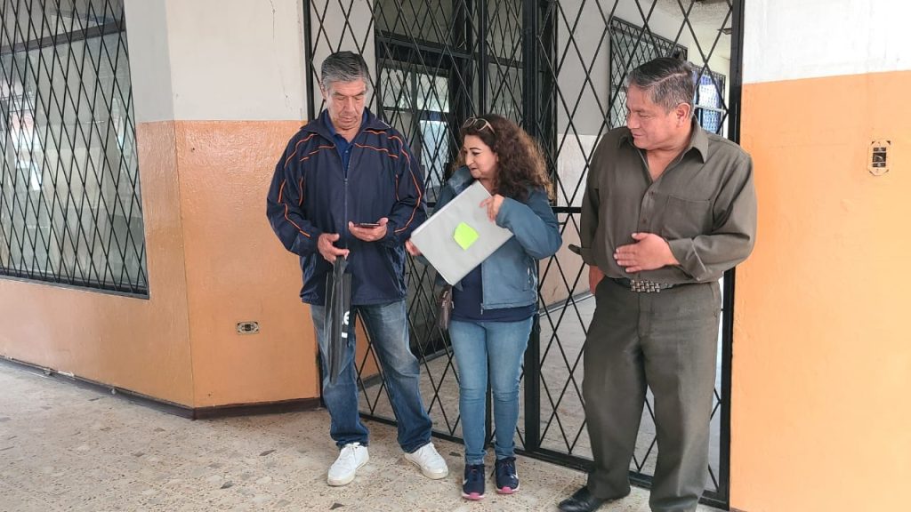 Directiva del barrio El Cuartel de Cuenca busca la recuperación de oficinas arrendadas en el año 2013.