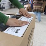 La corte constitucional dio paso a la demanda de inconstitucionalidad de la Resolución del CNE sobre el uso de celulares en la segunda vuelta.