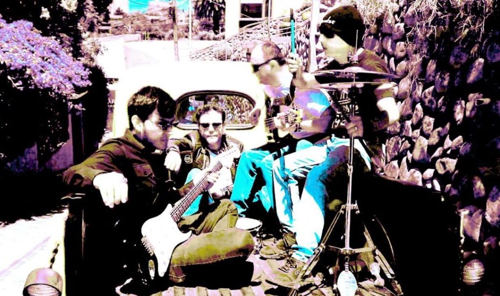 Johnny Nicolalde, Diego Armijos, Mateo Nicolalde y Beto Reyes, integrantes de la agrupación ‘No-Irreverente’.