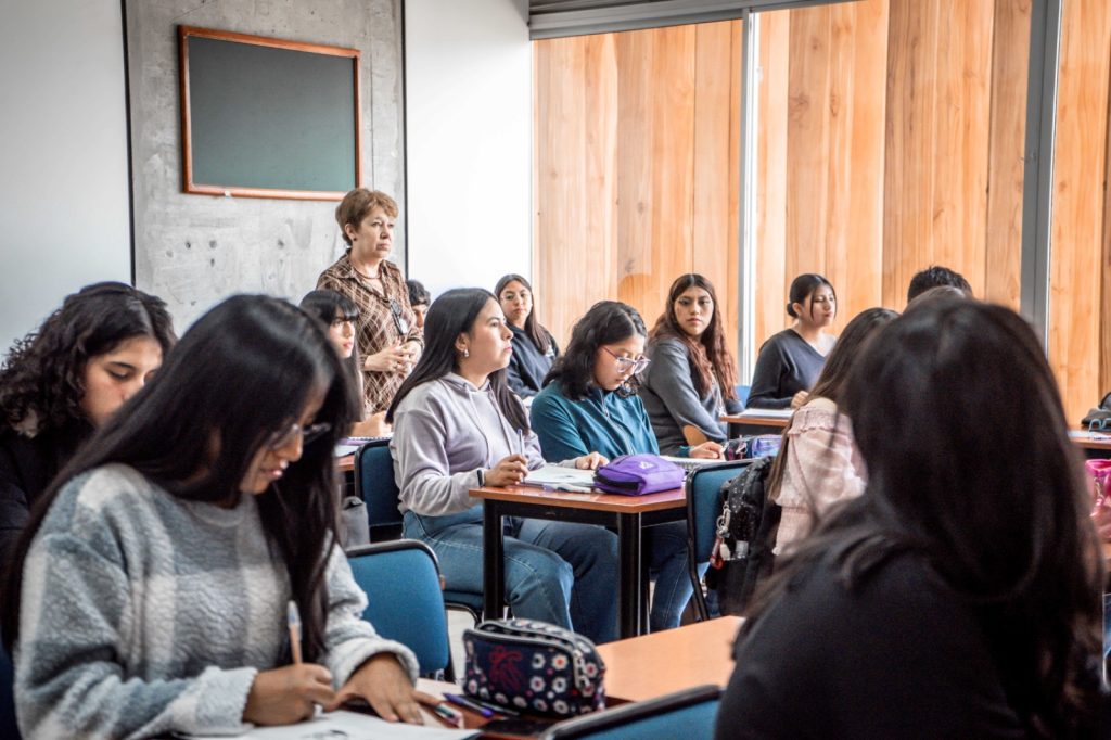 Estudiantes universitarios