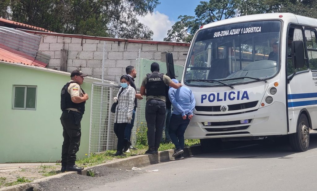 Para rescatar a un ciudadano secuestrado, la Policía Nacional allanó una vivienda en la parroquia El Valle.