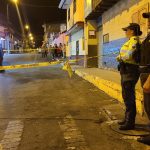 Policía investiga la muerte violenta registrada la noche del lunes 24 de marzo de 2025 en la parroquia Ricaurte. /Fabián Orellana