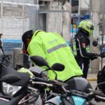 Un agente civil de tránsito de la EMOV fue restituido en sus funciones luego de comprobarse la vulneración de sus derechos.