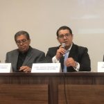 Adrián Rodríguez (C), presidente de la CAINEC, anunció InmoTRENDS 2025 durante una rueda de prensa en la antigua Escuela Central.