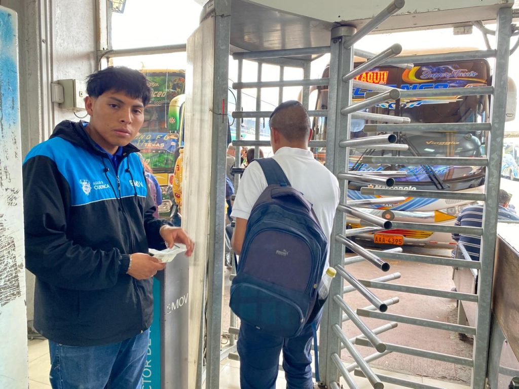 Los tornos actuales de la Terminal Terrestre ya cumplieron su tiempo de vida útil y se cambiarán por nuevos. /XCA