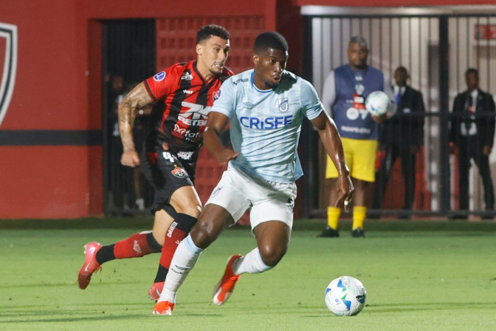 Vitória - Universidad Católica