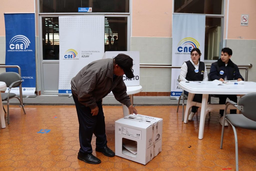Voto de adultos mayores fue clave en Elecciones 2025, cumplidas el último 13 de abril.