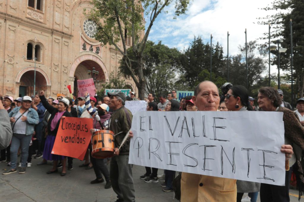 Cientos de habitantes del área rural de la ciudad de Cuenca rechazaron artículos del Plan de Desarrollo y Ordenamiento Territorial (PDOT) que planteaban cuantiosas multas.