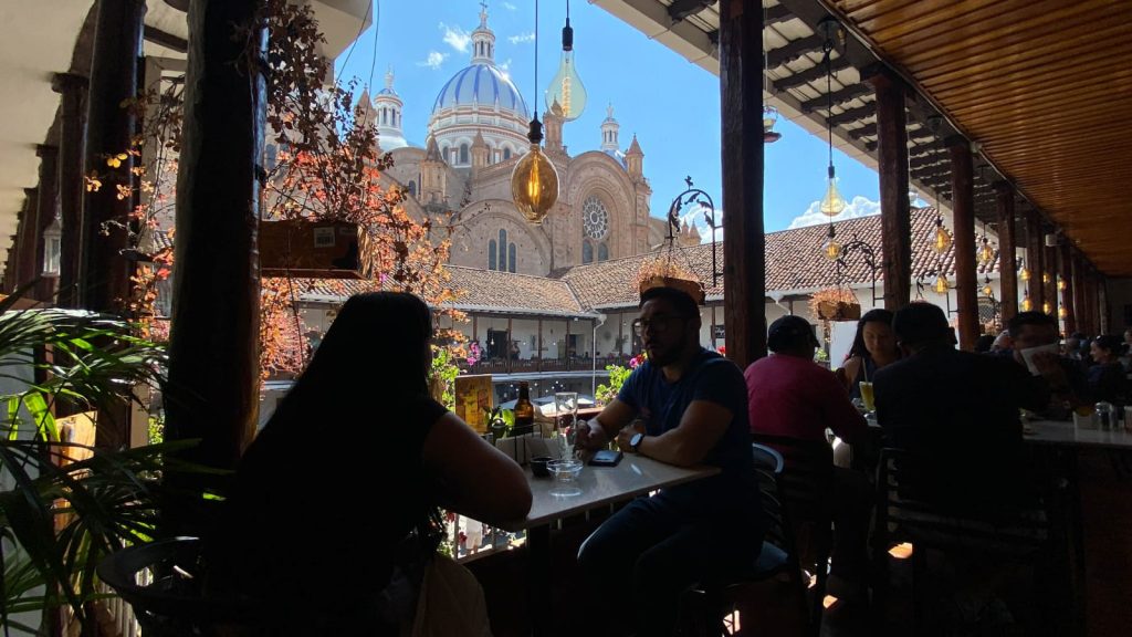 La lista completa de ciudades del mundo más alto nivel de vida está en www.numbeo.com.