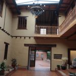 La “Casa Espinoza Valdez”, ubicada en la Calle Larga entre Presidente Borrero y Hermano Miguel, recibió el Premio Fray José María Vargas, en la categoría Readecuación.