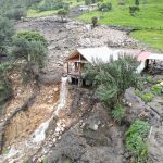 Dos viviendas resultaron afectadas por aluvión en el sector Soldados Chico de la parroquia San Joaquín.