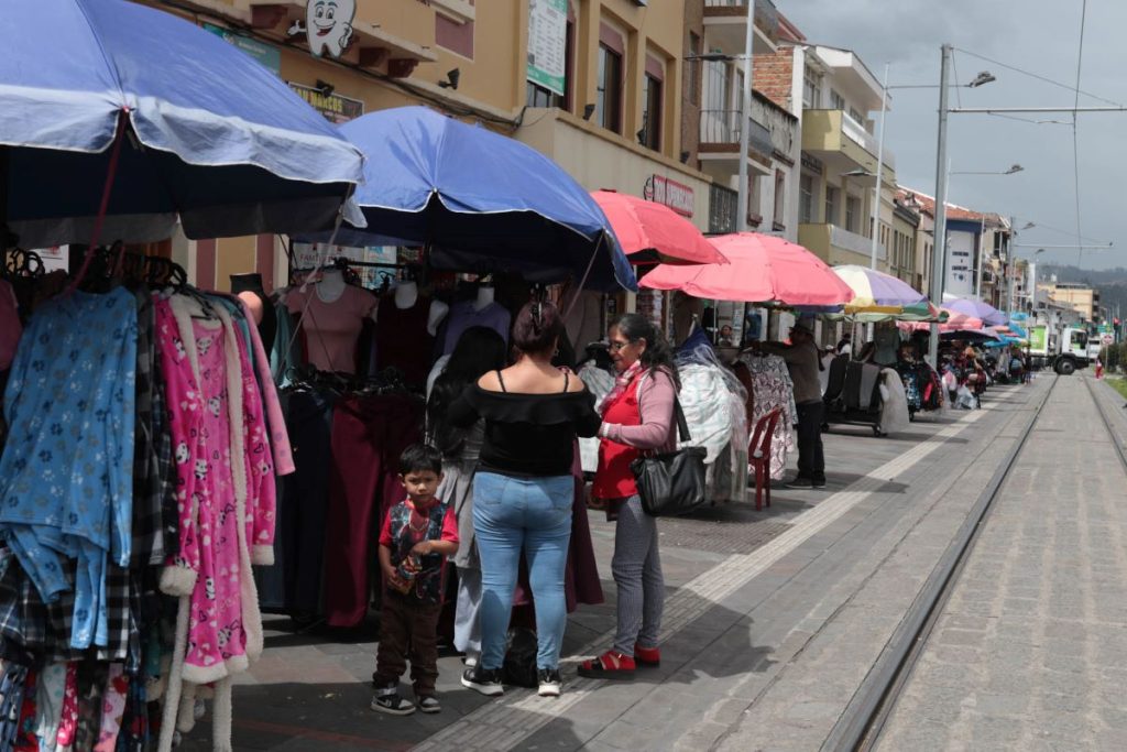 El 55,5 % de las personas con empleo se encontraban en el sector informal en marzo pasado, es decir, sin contrato y sin acceso a seguridad social.