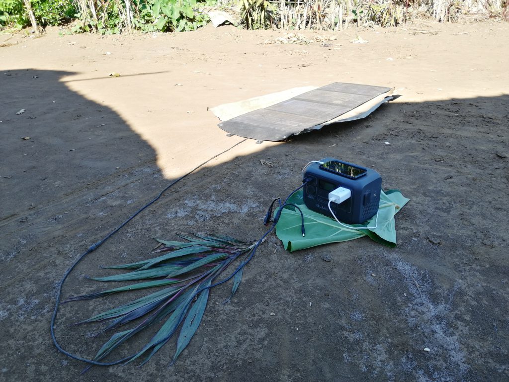 En Mashuin y Kuserua se usan paneles solares para mantener activa la red de Internet, pero es solo por un cierto tiempo.