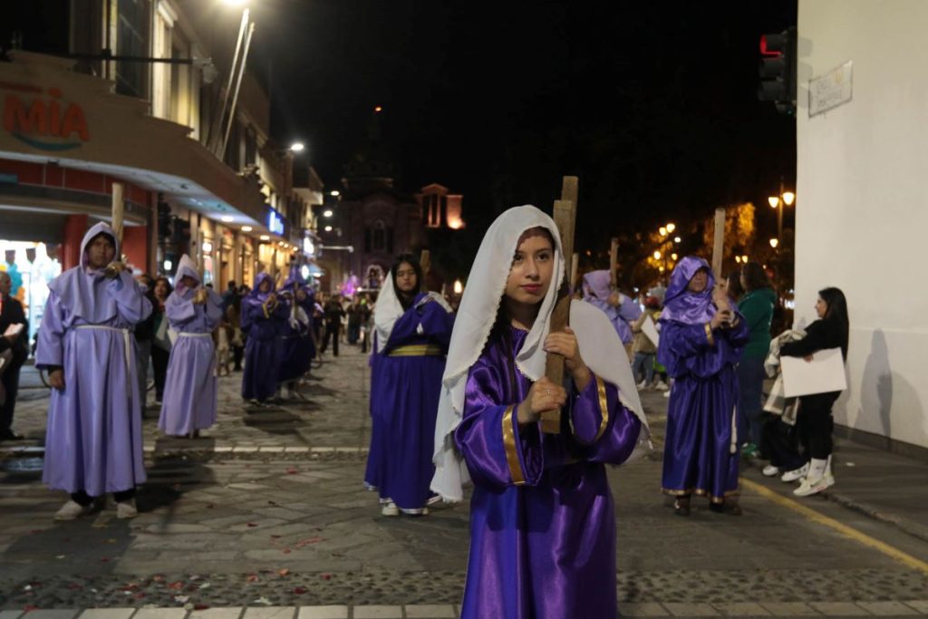 La Procesión de los Pasos recorrió la calle Bolívar y culminó en la Catedral de la Inmaculada Concepción