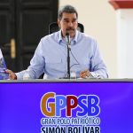 Ecuador y Venezuela se confrontan tras una denuncia por presunta sustracción de material electoral.