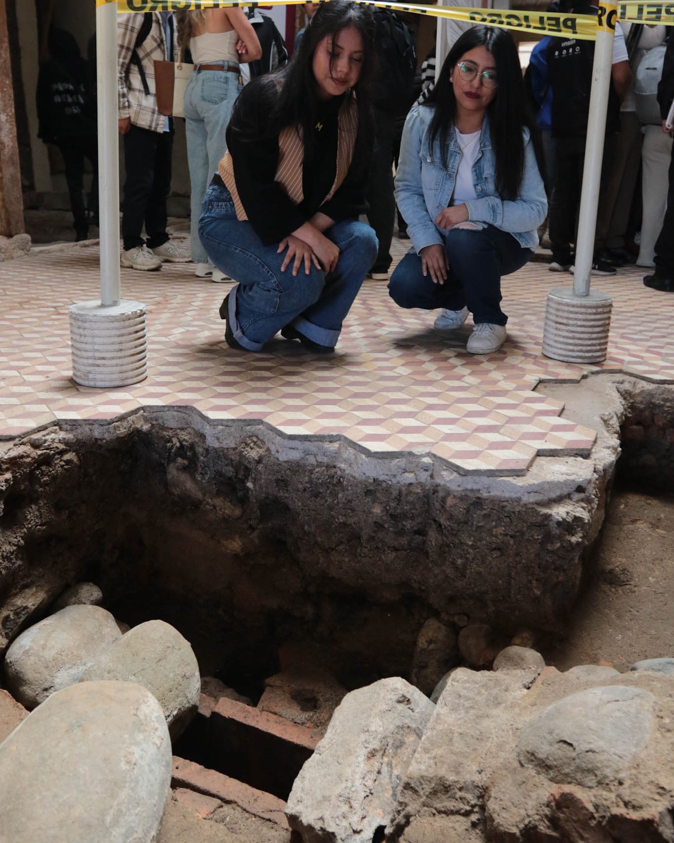 Uno de los principales hallazgos corresponde a un canal de agua que data de 1816.