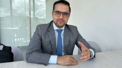 Emilio Suárez es abogado de Dundee Precious Metals (DPM) Ecuador S.A., empresa que gestiona el proyecto minero Loma Larga,