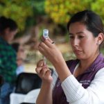 La vacunación es indispensable para evitar el contagio de la tosferina. La inoculación es completamente gratuita.