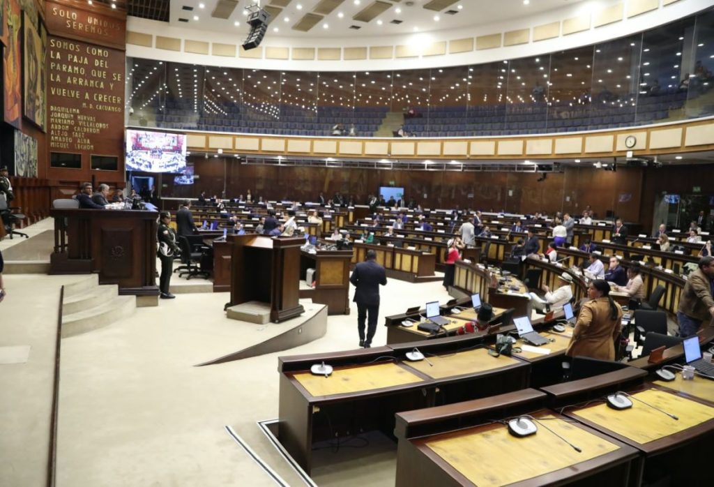 El pleno de la Asamblea Nacional abordó en segundo debate el Proyecto de Ley Orgánica para la Protección y Defensa de los Derechos de los Animales.