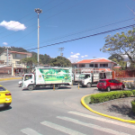 El corte del servicio de agua potable en Cuenca, en el sector de los Tres Puentes, se da por la rotura de la matriz. /Cortesía