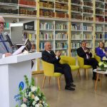 El historiador Juan Cordero Íñiguez, durante la presentación del libro "Juan Cordero Íñiguez o la disciplina de ser", en la Universidad del Azuay.