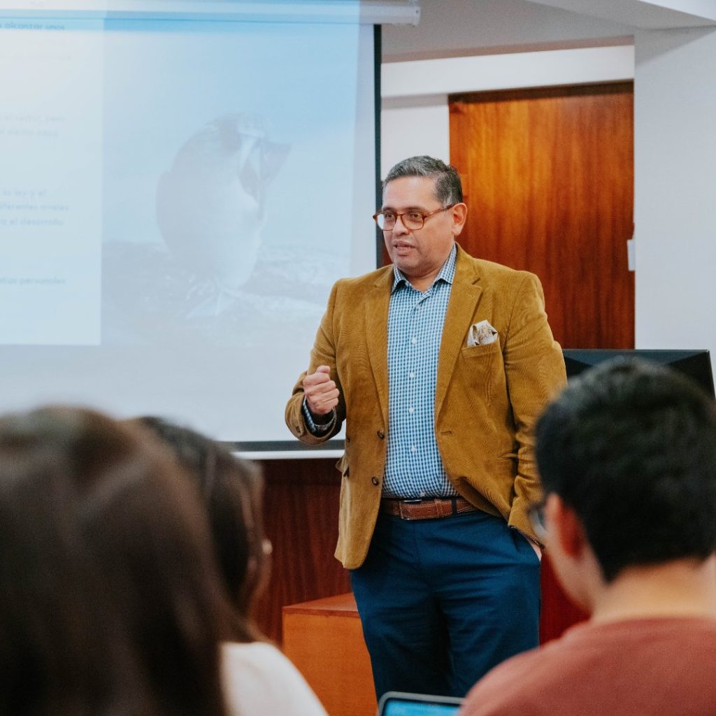 Mateo Estrella traza su ruta al frente del Ministerio de Turismo
