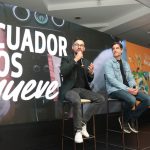 Gabriel Freire, gerente de Comunicaciones de Marketing de Movistar Ecuador y Jeff Karram, director ejecutivo de Levector, durante la presentación de “Ecuador nos Mueve”, en el Hotel Oro Verde.