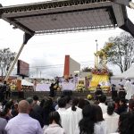 Monseñor Marcos Pérez, arzobispo de Cuenca, durante la celebración de la misa campal en honor a la Virgen de El Cisne en el Templete de Miraflores.
