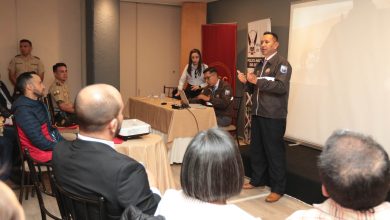 Representantes del sector turístico de Cuenca reciben capacitación por parte de la Policía Nacional como parte del proyecto “Cuenca Segura - Local Seguro”.