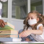 El uso de mascarilla es obligatorio para estudiantes de cuatro provincias. En otras localidades, como Cuenca, es opcional. /Cortesía