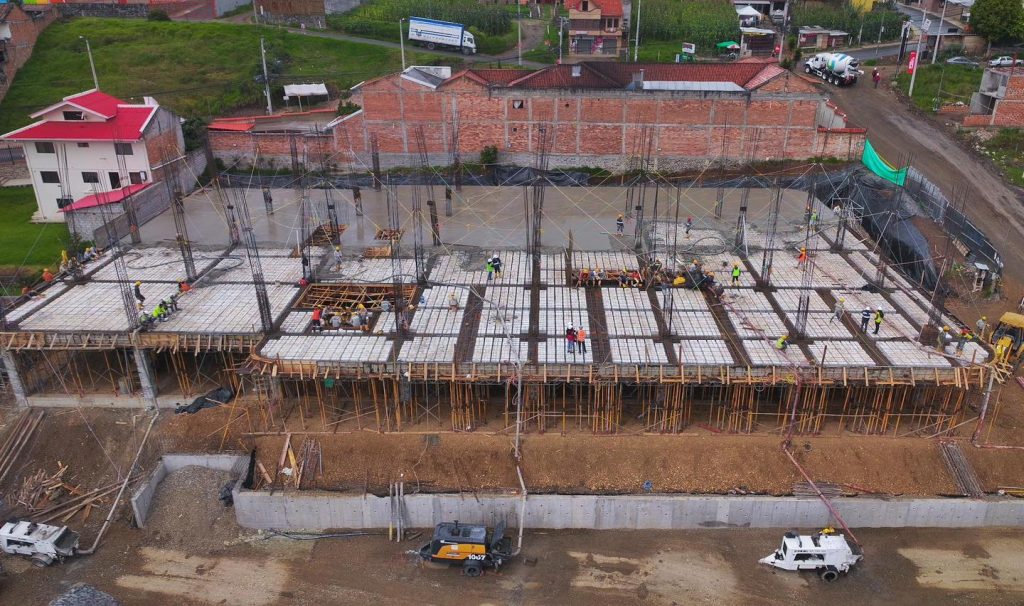 Comisión de fiscalización, del Concejo Cantonal de Cuenca, revisa los contratos de los tres hospitales en El Valle, Ricaurte y Baños.