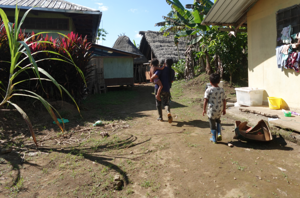 Los niños de las comunidades en Taisha siguen enfermando. Además, existen problemas con los vuelos de retorno de los pacientes. /FCS