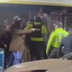 Captura del suceso ocurrido en el campus de la Universidad Católica de Cuenca, sede Azogues. /Captura de video