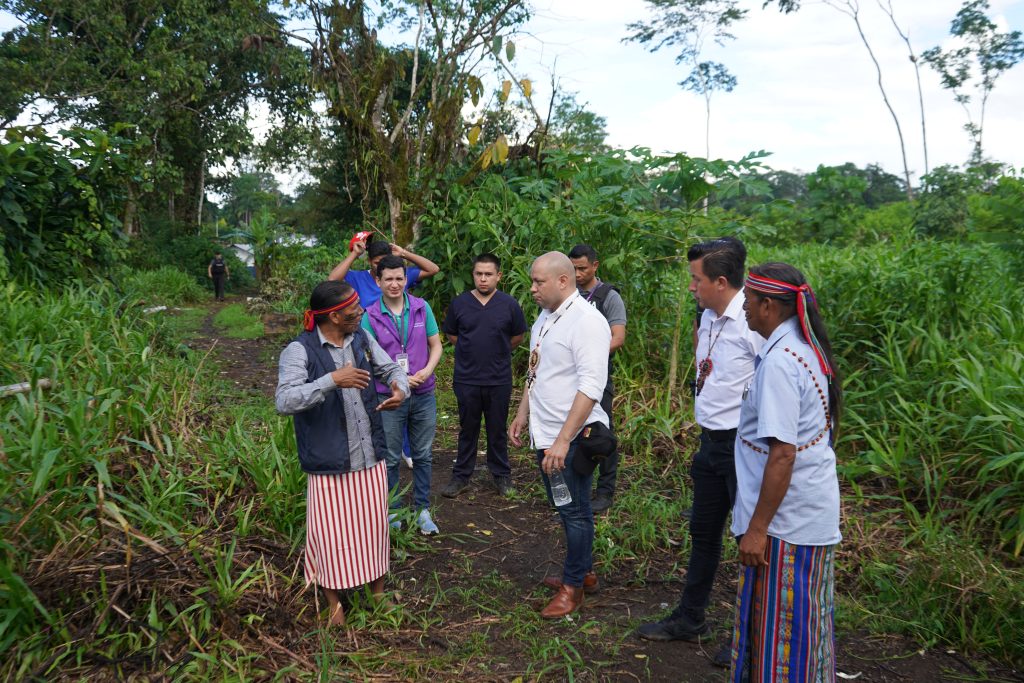Ministro de salud visitó Taisha, donde han muerto niños con leptospirosis