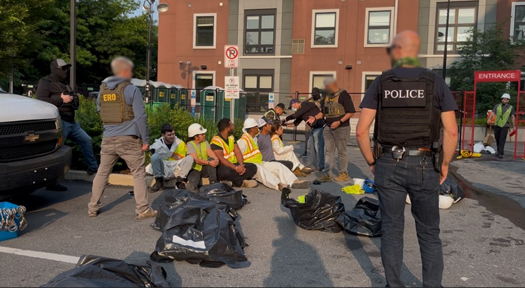 Hay un migrante ecuatoriano entre los 17 trabajadores detenidos en un edificio en Pensilvania