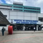 Harán plantón por falta de medicinas en el hospital del IESS de Cuenca.