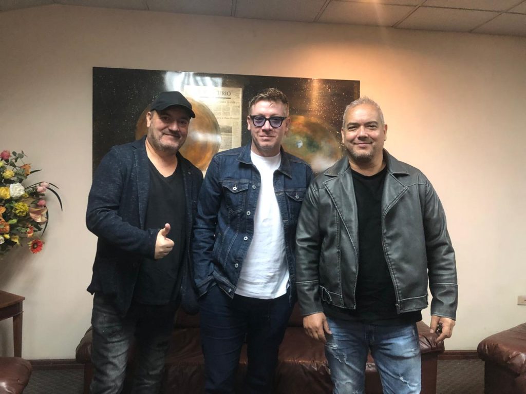 Eduardo "Lalo" Manzi, Cristian Natalino y Hugo Manzi, visitaron El Mercurio como parte de su gira promocional internacional. PNH