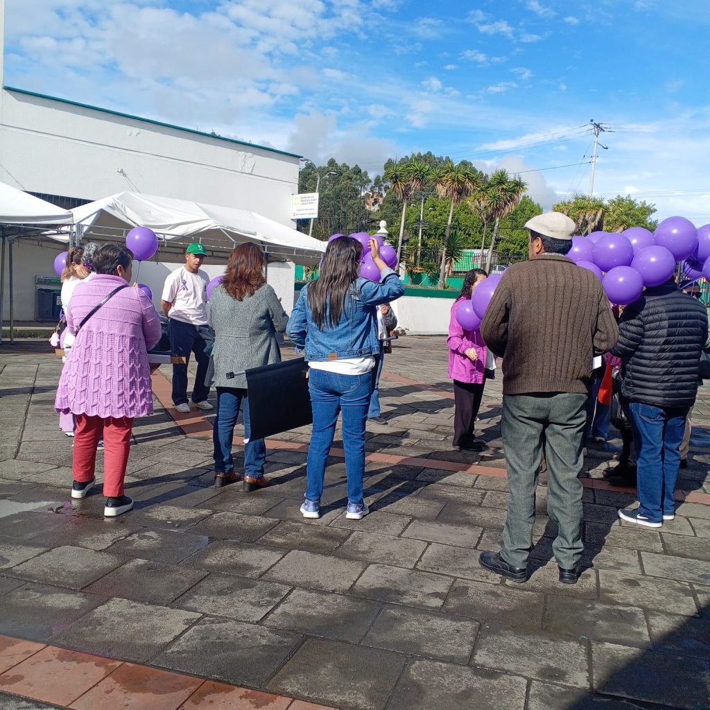 Pacientes con enfermedades autoinmunes hacen plantón en el hospital José Carrasco