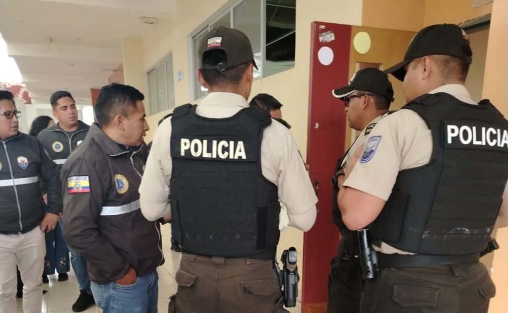 fuerza pública instituciones educativas