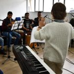 Jannet Alvarado, compositora, musicóloga y pianista, junto al ensamble UCuenca Folk presentan “Ecuatoriales”, un homenaje a las raíces andinas.