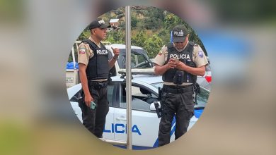 Personal policial acudió al lugar del hallazgo del cadáver para realizar el respectivo levantamiento. /Foto redes sociales