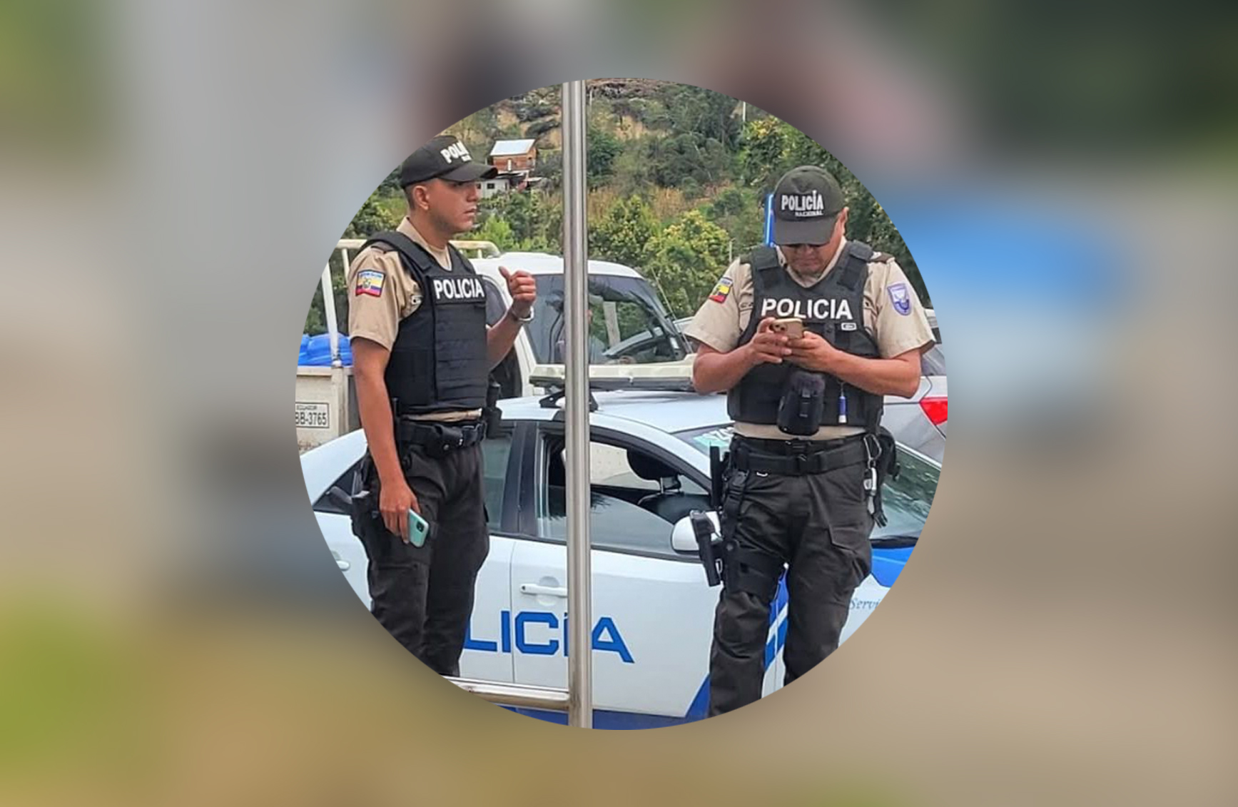 Personal policial acudió al lugar del hallazgo del cadáver para realizar el respectivo levantamiento. /Foto redes sociales