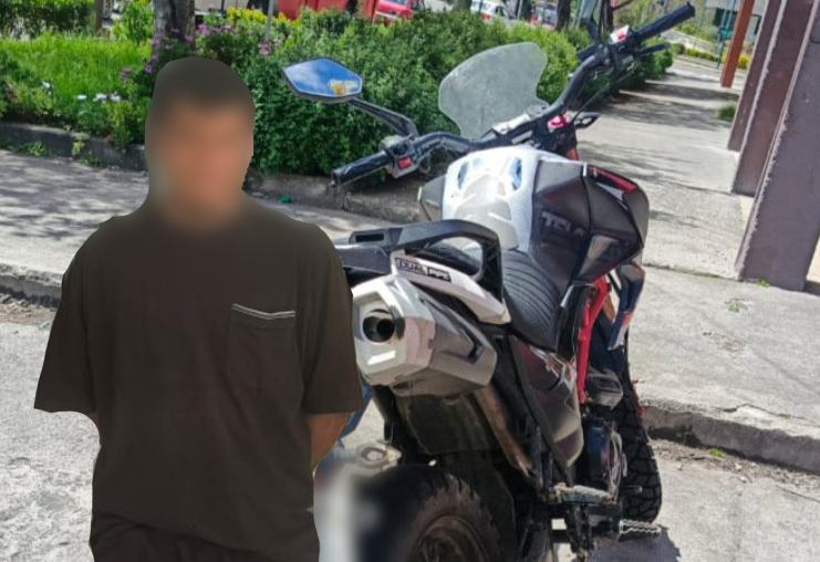 Una moto recuperada y un ciudadano son detenidos para investigaciones. /Fotos Policía Nacional