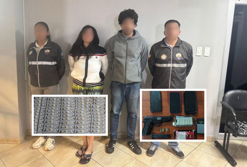 En poder de los ciudadanos investigados se halló un arma de fuego, papel moneda y celulares. /Foto Policía Nacional