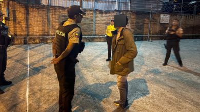 El local fue clausurado en Sayausí por venta de alcohol y no respetar horario de funcionamiento. /Foto Intendencia de Policía Azuay