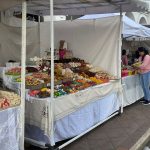 La vereda de la calle Bolívar también será usada para que artesanos y productores vendan los dulces durante el Corpus. /CSM