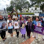 En el evento inaugural del memorial estuvieron presentes madres de víctimas de femicidios. /XCA